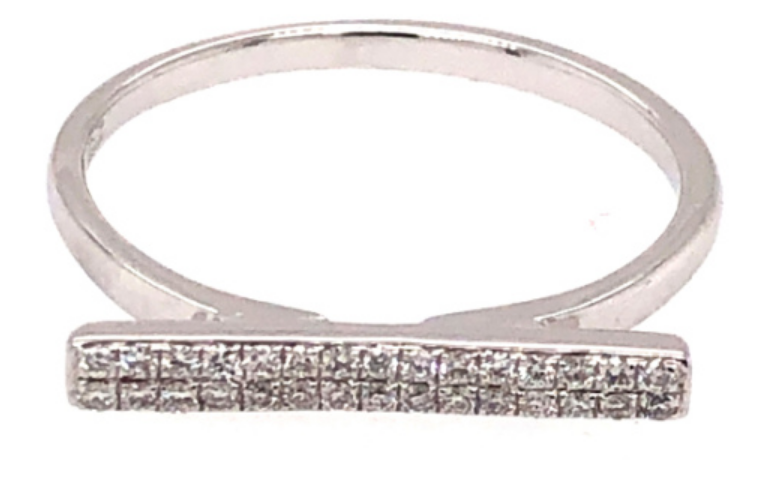 18K White Gold Diamond Ring